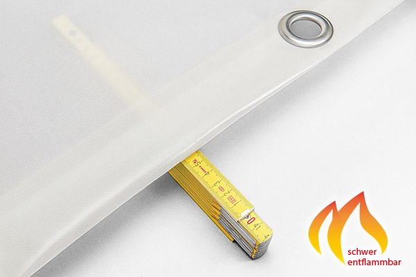 direkt hinter dem Vorhang