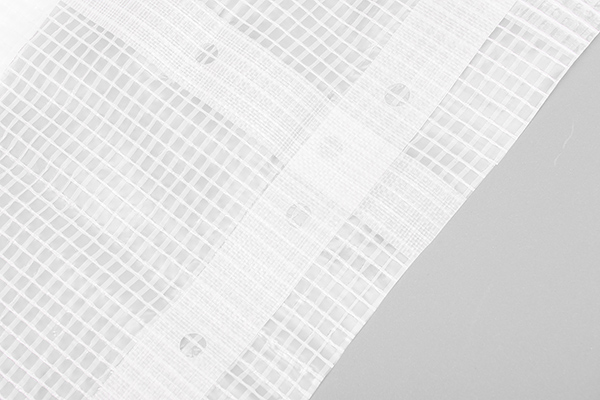 gitterplane_nagelrand Regelmäßige Nagelränder in der Planenfläche