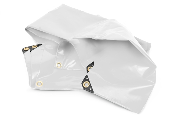 PVC-Abdeckplane mit Ösen in weiß mit Polyestergewebe verstärkt, leichte Reinigung mit warmem Wasser. PVC-Plane mit Ösen in weiß