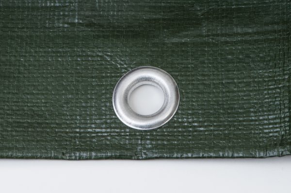 holzabdeckplane_oesen_210 Stabile Ösen im Saum