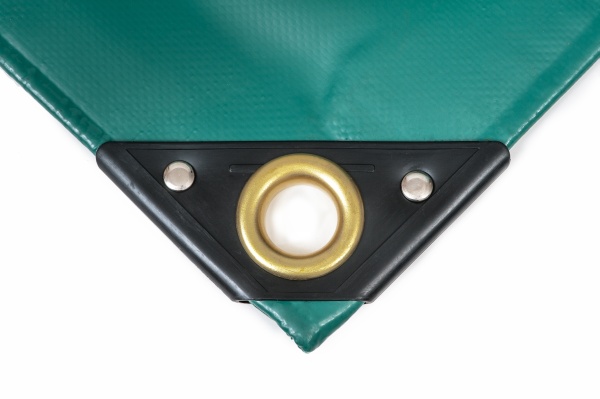 pvc_abdeckplane_brennholz_oesen Ösen in den Ecken verstärkt