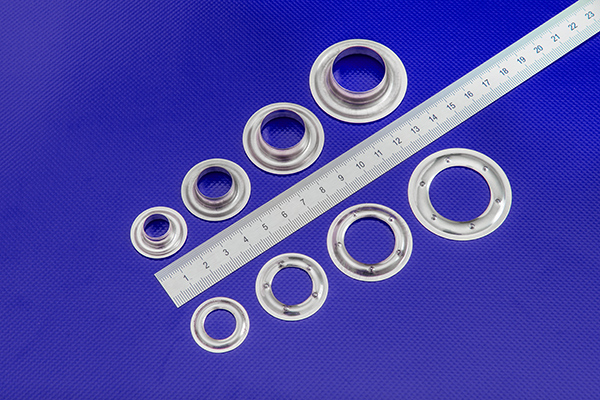 wählbare Ösen Vorder- u. Rückseite