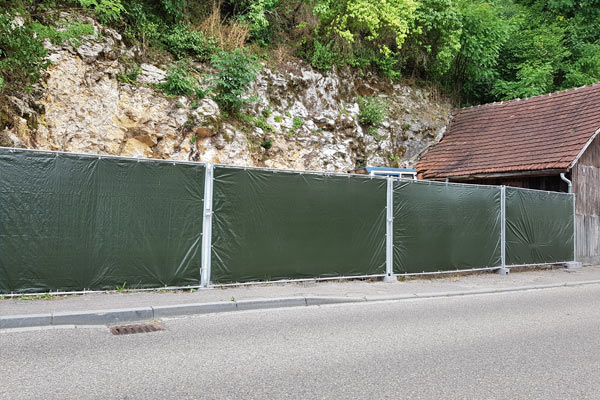 bauzaunplane_gruen_sichtschutz_windschutz Sichtschutz und Windschutz für die Baustelle