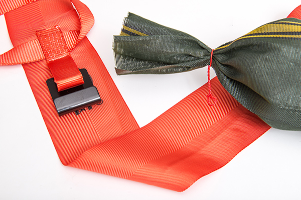 Silosack-Befestigung mit massivem Gurtband