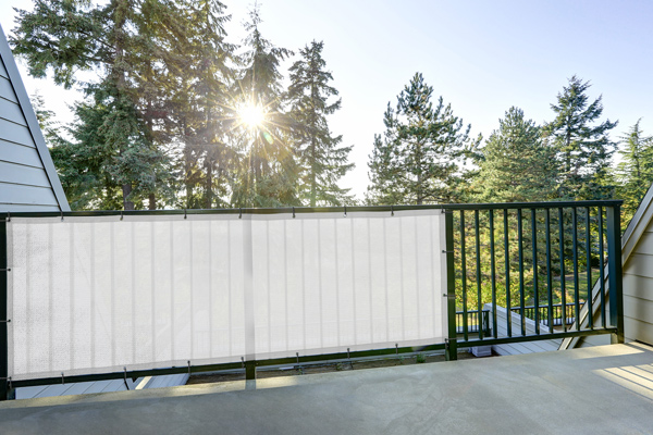 sichtschutz_terrasse_weiss Sichtschutznetz nach Maß mit Ösen - Pergola, Pavillon, Terrasse, Balkon, Carport