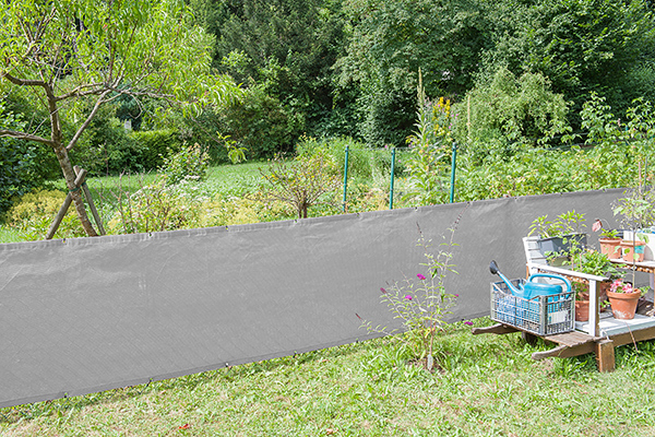 Windschutznetz grau mit und ohne Ösen