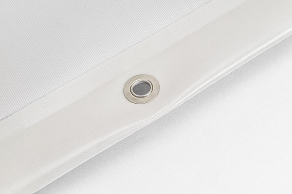 stark lichtdurchlässig