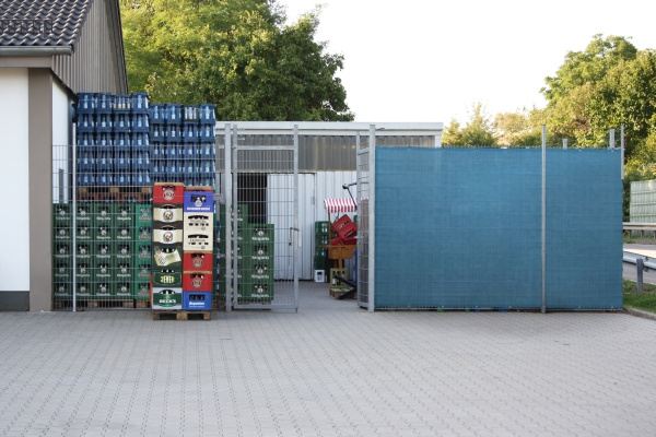 Windschutz im Biergarten - Windschutznetz Sonderanfertigung