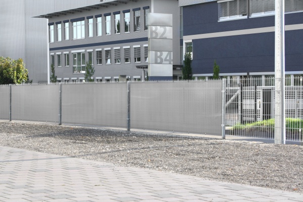 Farblich passend zum Erscheinungsbild der Firma