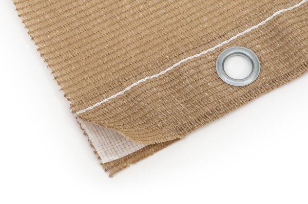 Verstärkter Saum und spezielle Krallösen