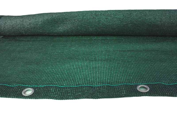 Schattiernetz 140 g/m² - Ösen alle 40 cm - Ø innen 16 mm Schattiernetz 140 g/m² mit Ösenabstand 40 cm und Ösendurchmesser innen 16 mm