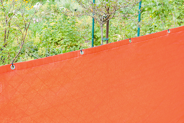 Sichtschutz für den Gartenzaun