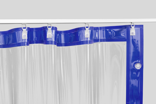 outdoor_vorhang_folienvorhang_transparent_wasserdicht stabile genietete Schlaufen auf der Innenseite