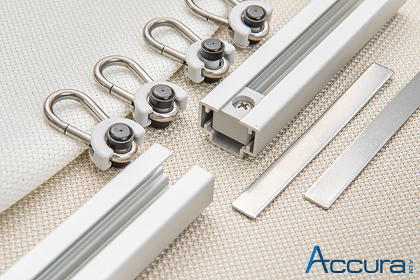 Zubehör für Outdoor-Vorhänge Edelstahl, Aluminium silber eloxiert und hoch UV-stabilisierte Kunststoffkomponenten.