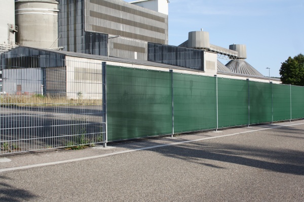 Windschutz und Sichtschutz für Industriezaun